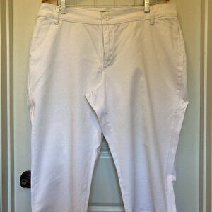 Riders by Lee Easy Care White Capri Pants, Women’s 20M – Stretch Cotton